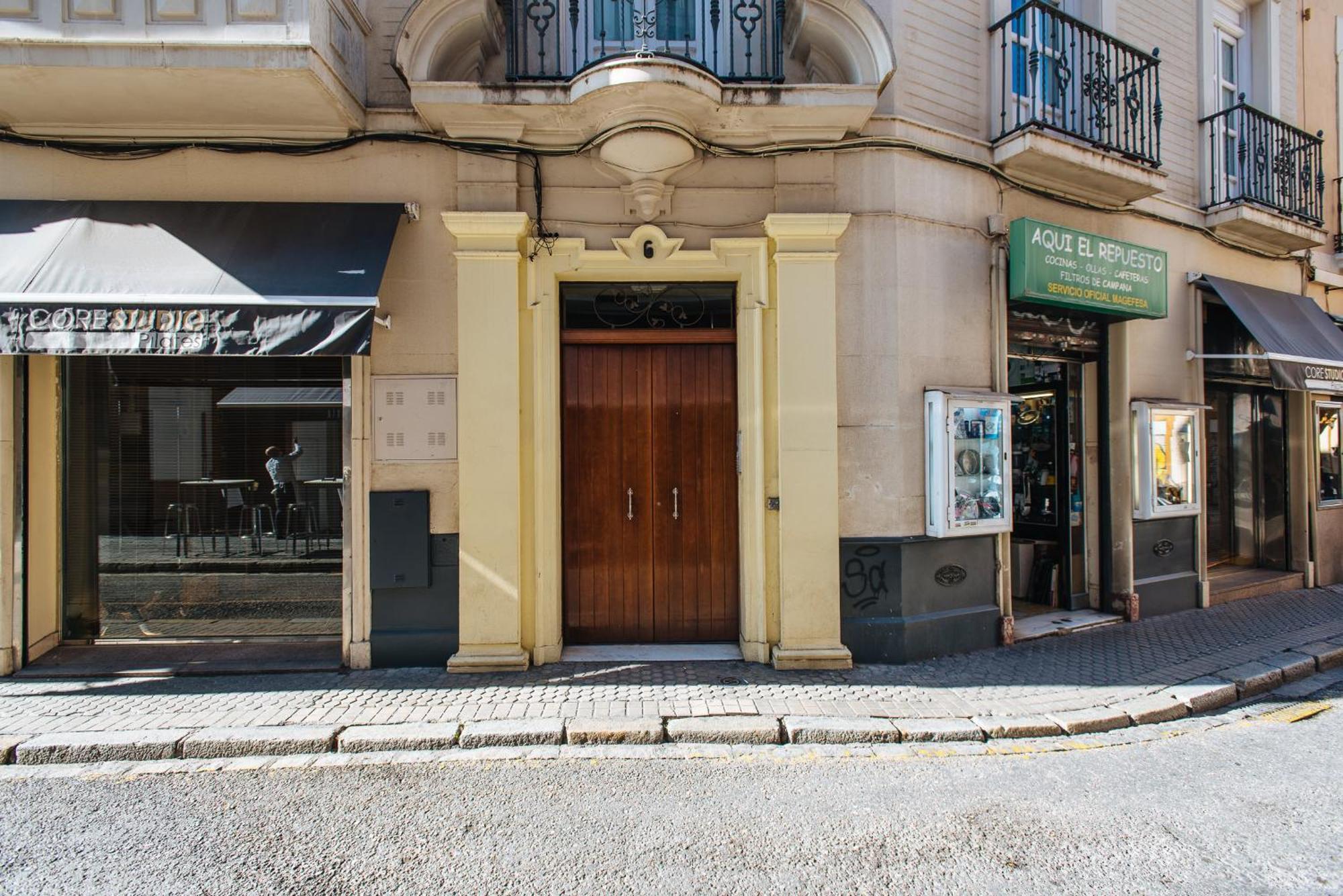 Hostly Orfila 3A-3B Exclusive Penthouse-Center-Fibre-Parking Optional, Seville